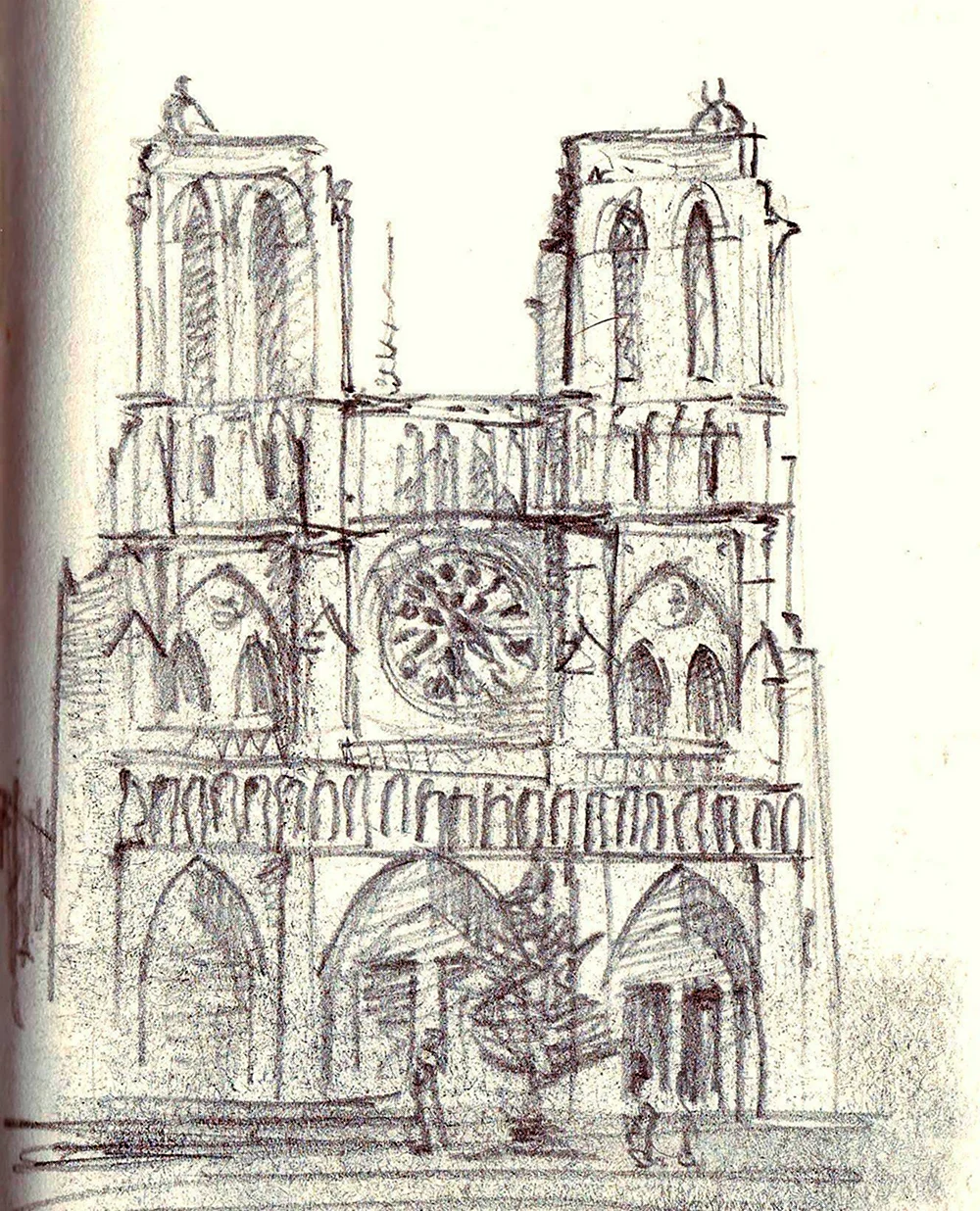 Элементы романского стиля в соборе Парижской Богоматери