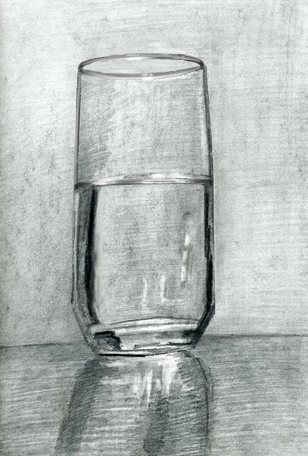 Стеклянный стакан карандашом