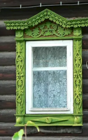 Зелёные наличники на окна